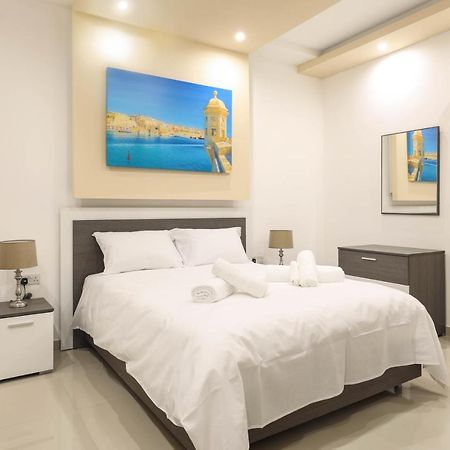 Luxurious Duplex Seafront Apt W Amazing Sea Views Birzebbuga Exterior photo